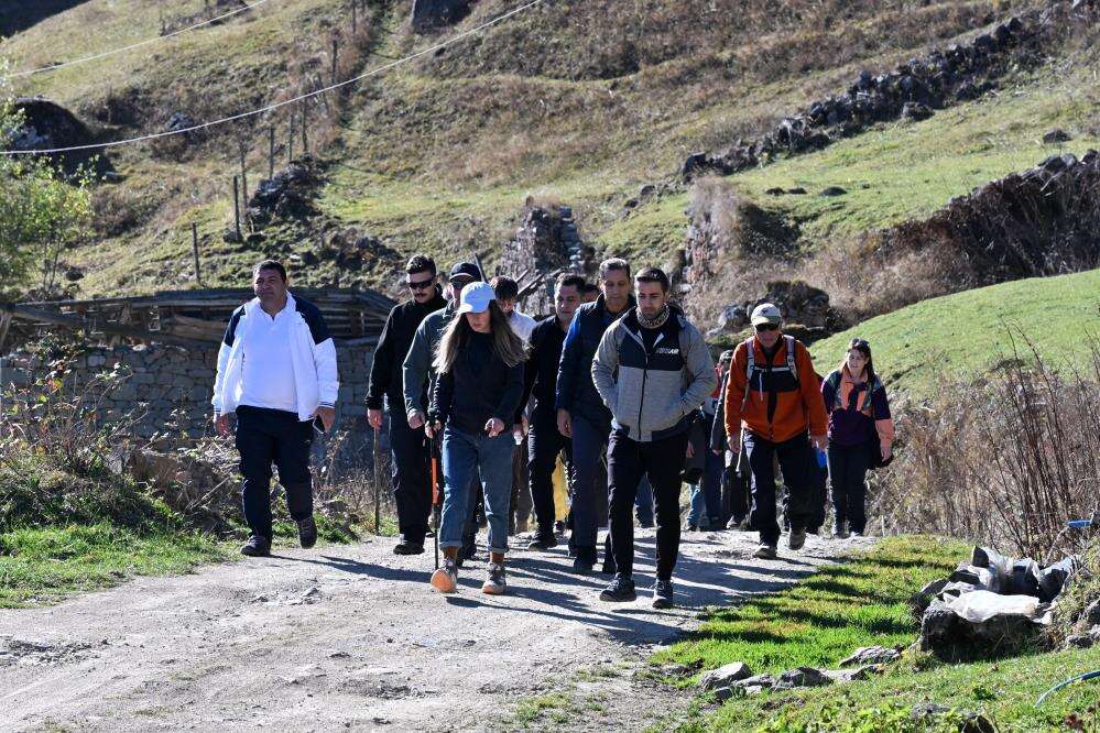 Santa Harabeleri’nde şehit öğretmen için yürüyüş! Konya’dan öğrenciler de katıldı 6
